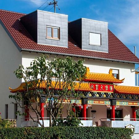 Готель Gaststaette Lin Garden Untergruppenbach Екстер'єр фото