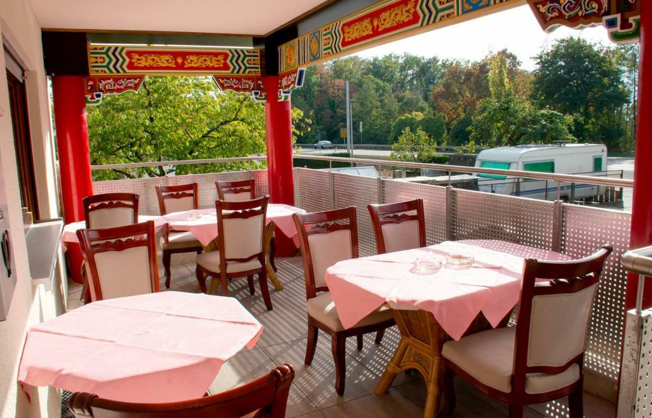 Готель Gaststaette Lin Garden Untergruppenbach Екстер'єр фото