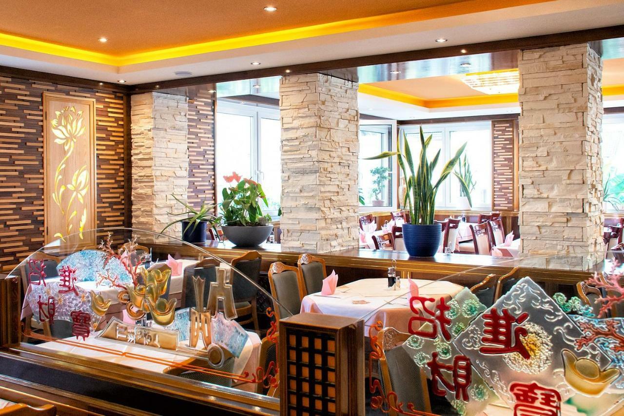 Готель Gaststaette Lin Garden Untergruppenbach Екстер'єр фото